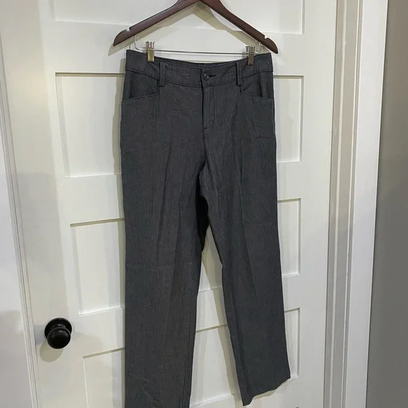 Lee Relaxed Fit Slacks-  women’s size 8 - Picture 13 of 13